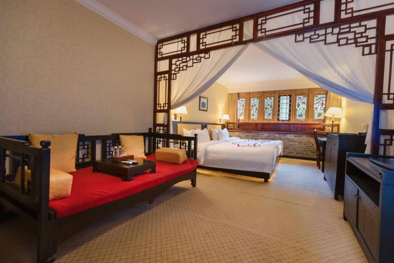 Lijiang Wangfu Hotel Exterior photo